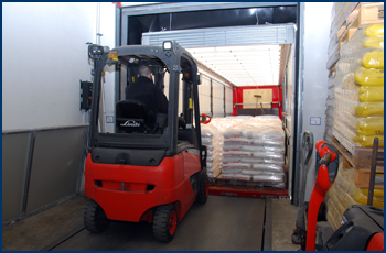 Carretilla de sal Suescun para la carga de camiones