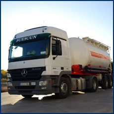 Cami&oacute;n cisterna sal Suescun
